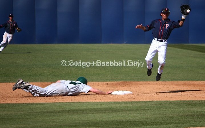 Richy Pedroza catches a pickoff attempt