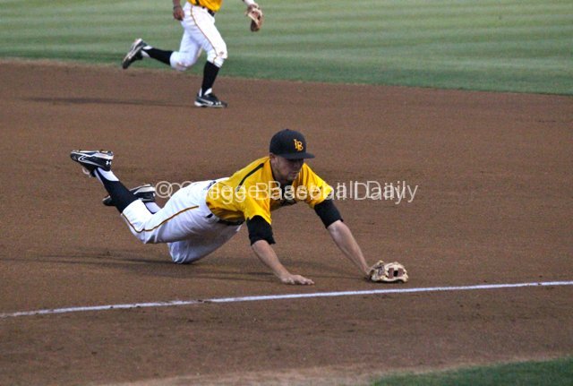Jeff Yamaguchi's diving attempt isn't enough.