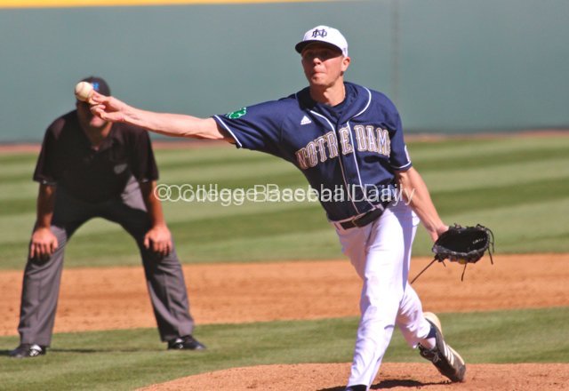 Matt Ternowchek throws a pitch.