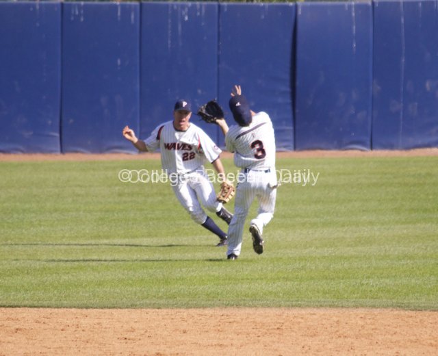 Zach Vincej can't make an over-the-shoulder catch in shallow LF.